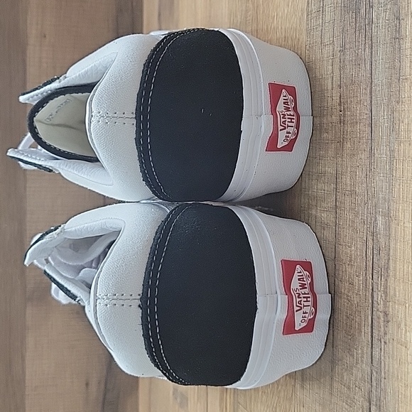 Van's old school bolt Brand new in the box authentic. - Picture 6 of 11